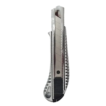 CUTTER METAL ARTESCO 18 MM